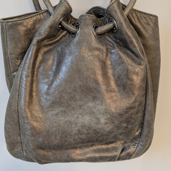 Michael Michael Kors Gold Ring Tote Shoulder Bag - Picture 4 of 11